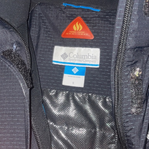 Columbia Winter and Ski Jacket. Size small. Thermal. Zip up with velcro. Pockets - Picture 3 of 4